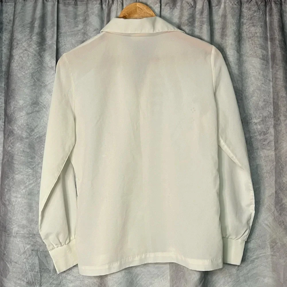 Lee Mar Pageant Vintage 1970s Ivory Blouse with Embrioidered Floral Cutouts - Picture 10 of 11